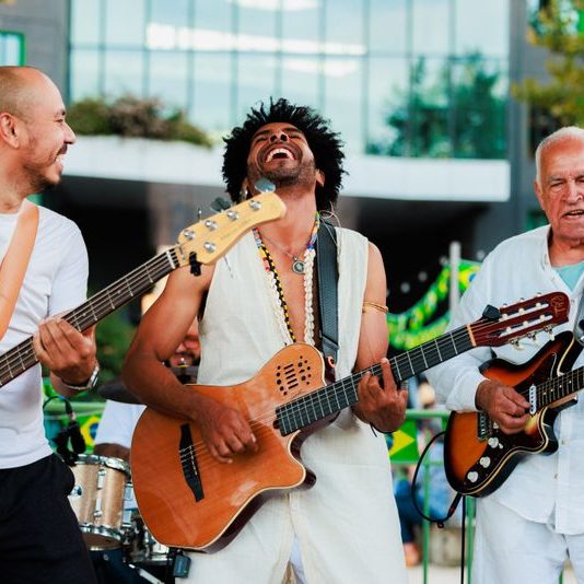 TOM DA BAHIA À MONTROUGE - HAUTS DE SEINE 